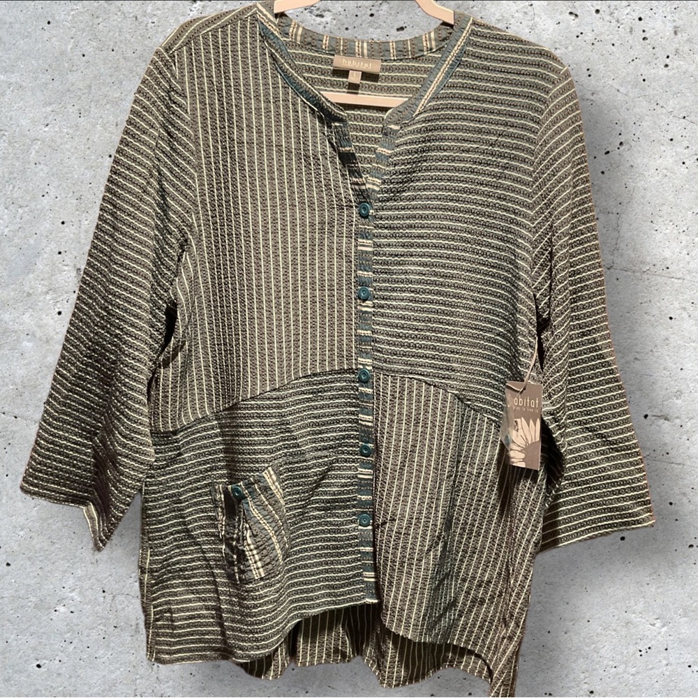 NWT HABITAT “ Clothes to live in” Top